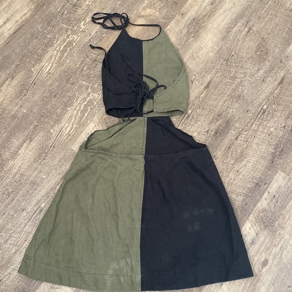 Matthew Burch Colorblock Cutout Open Back Linen Mini Halter Dress - Picture 9 of 16